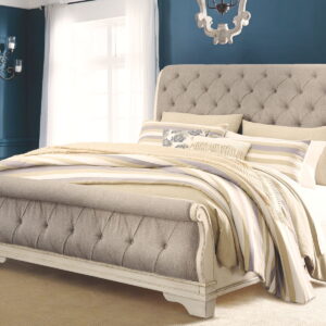 Realyn - Upholstered Sleigh Bed