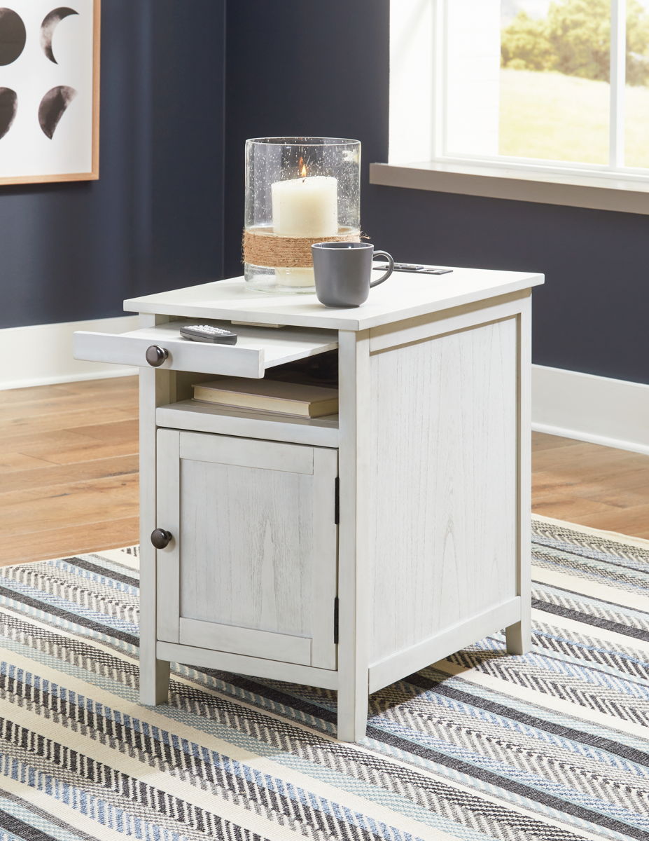Treytown - Chair Side End Table - Image 6