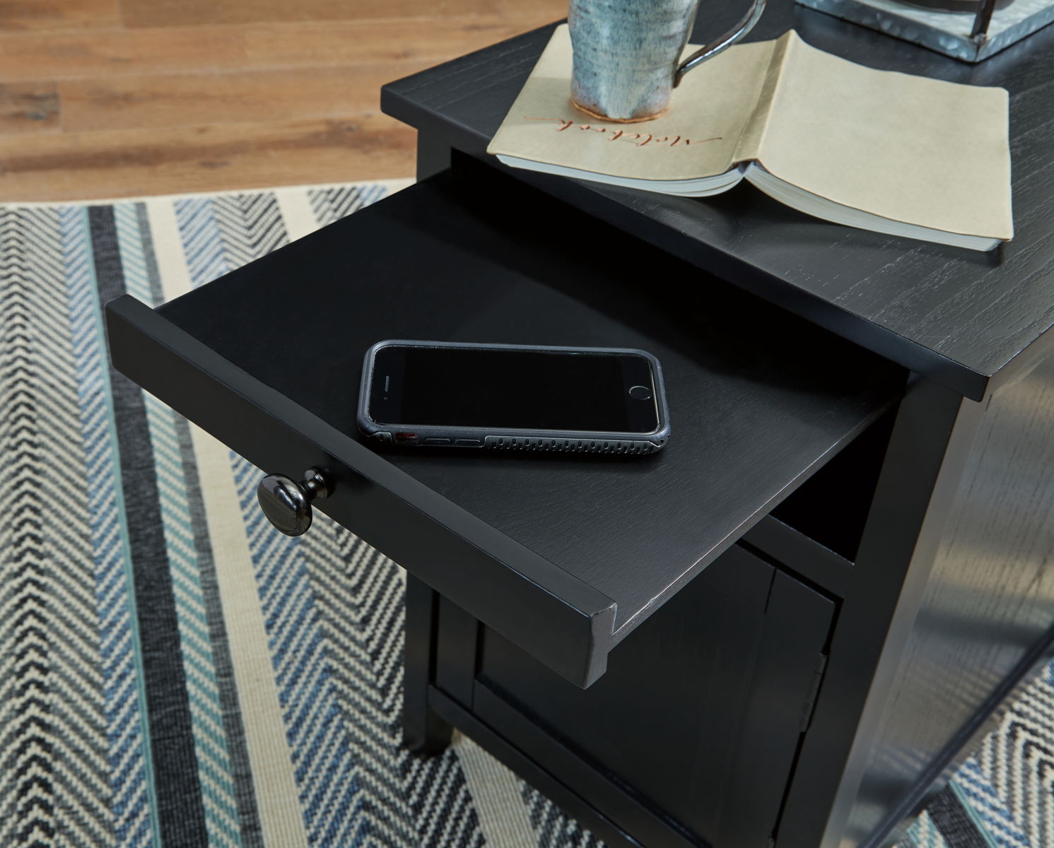 Treytown - Chair Side End Table - Image 34