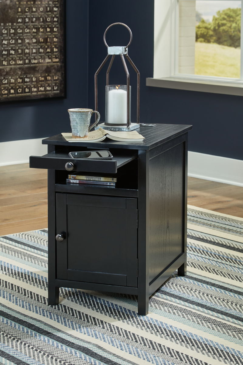 Treytown - Chair Side End Table - Image 14