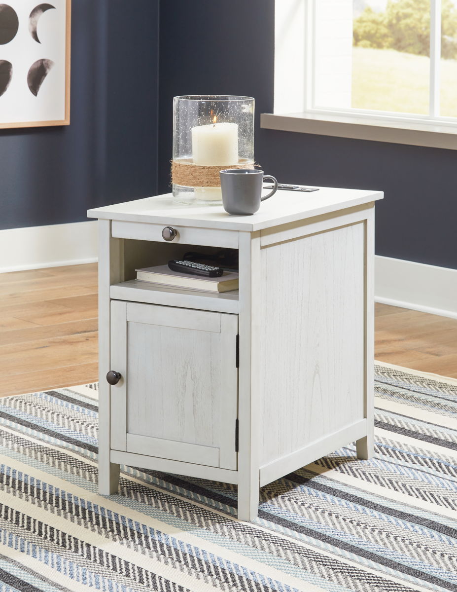 Treytown - Chair Side End Table - Image 44
