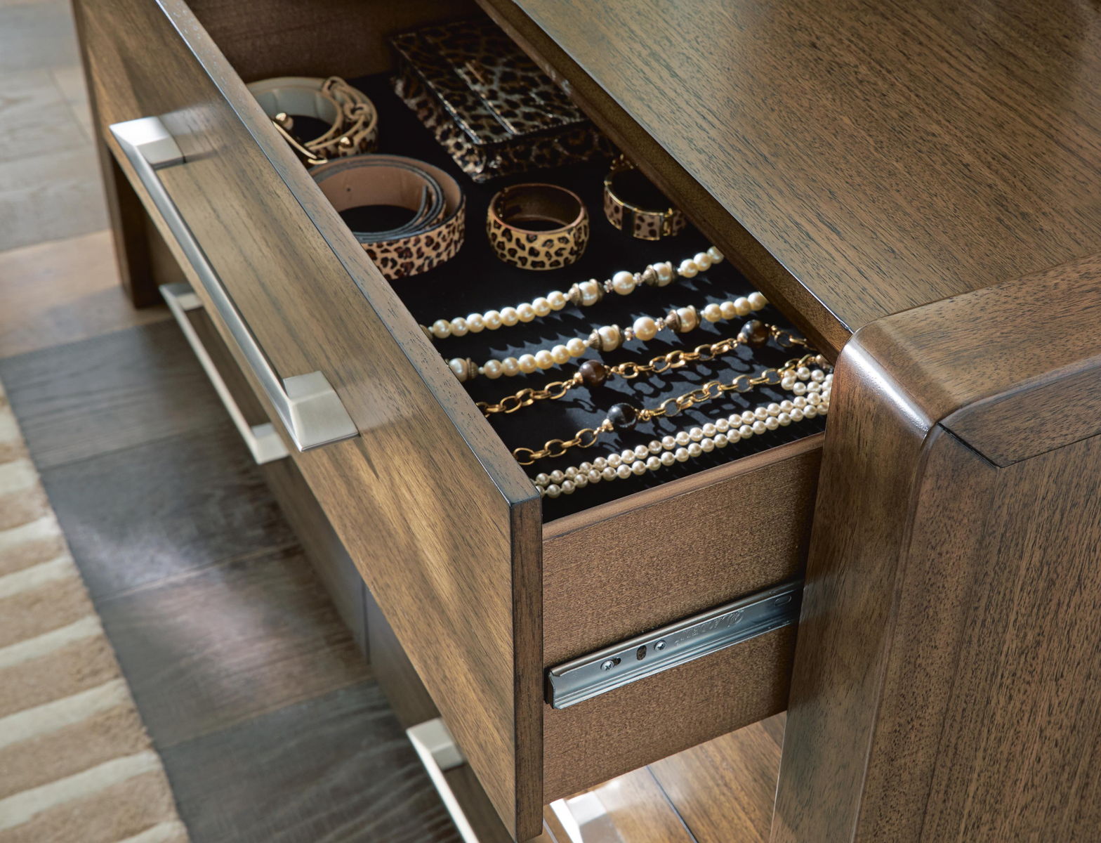 Marxmore - Dresser - Image 8
