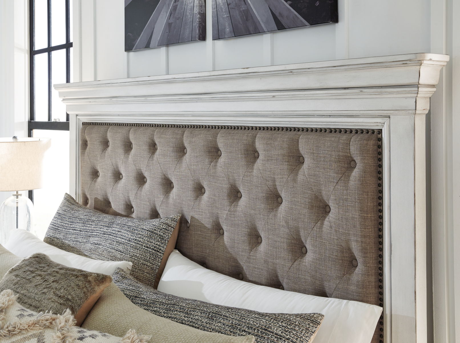 Kanwyn - Upholstered Panel Bed - Image 4