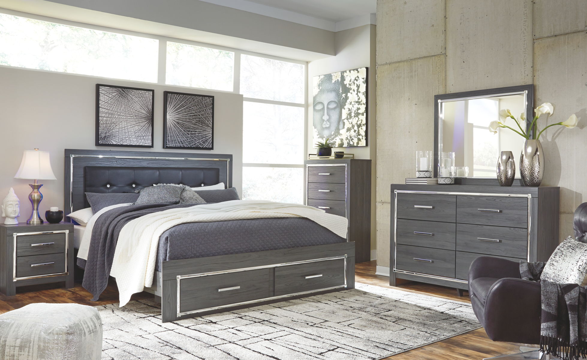 Lodanna - Panel Bed - Image 4