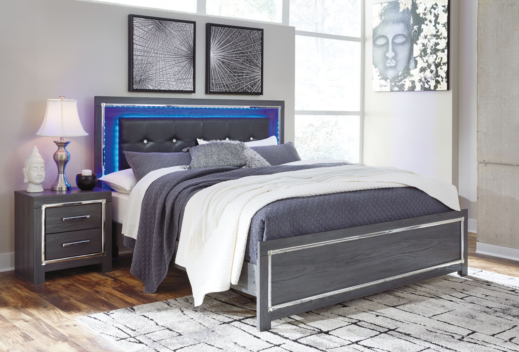 Lodanna - Panel Bed - Image 9