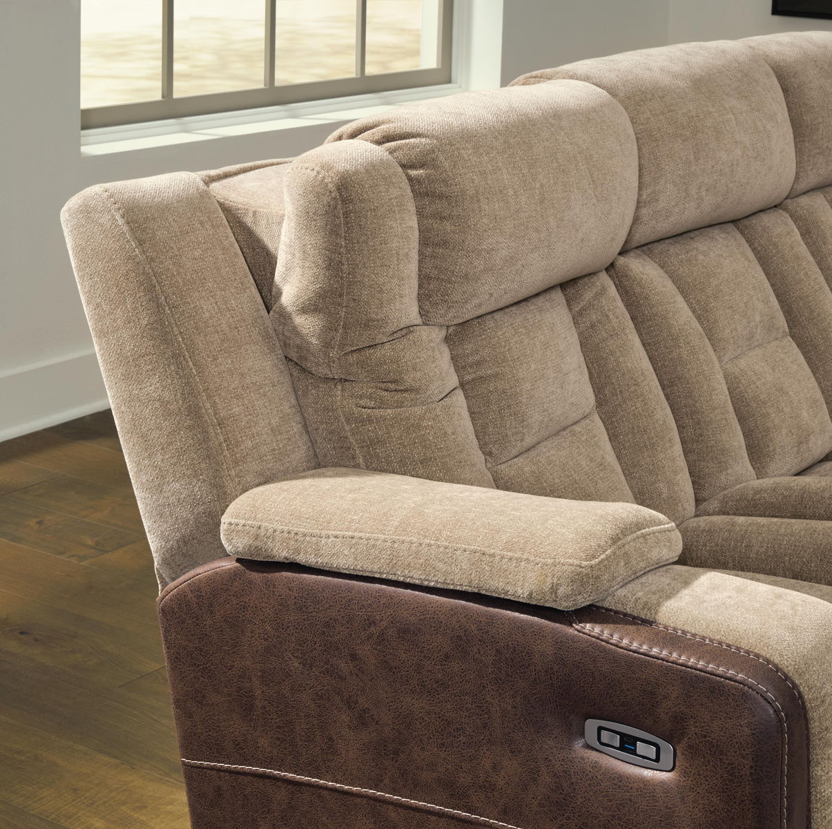 Mixed Motion - Power Reclining Loveseat With Console / Adjustable Headrest - Image 4