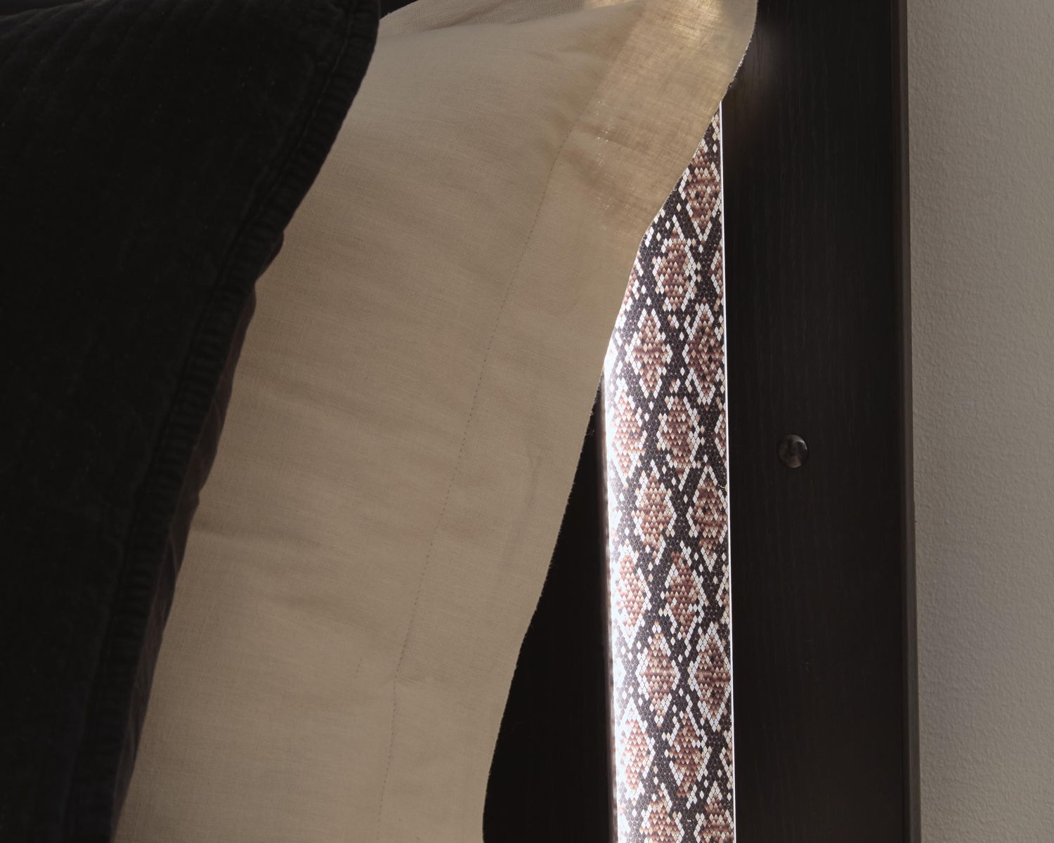Shoralli - Panel Bed - Image 2
