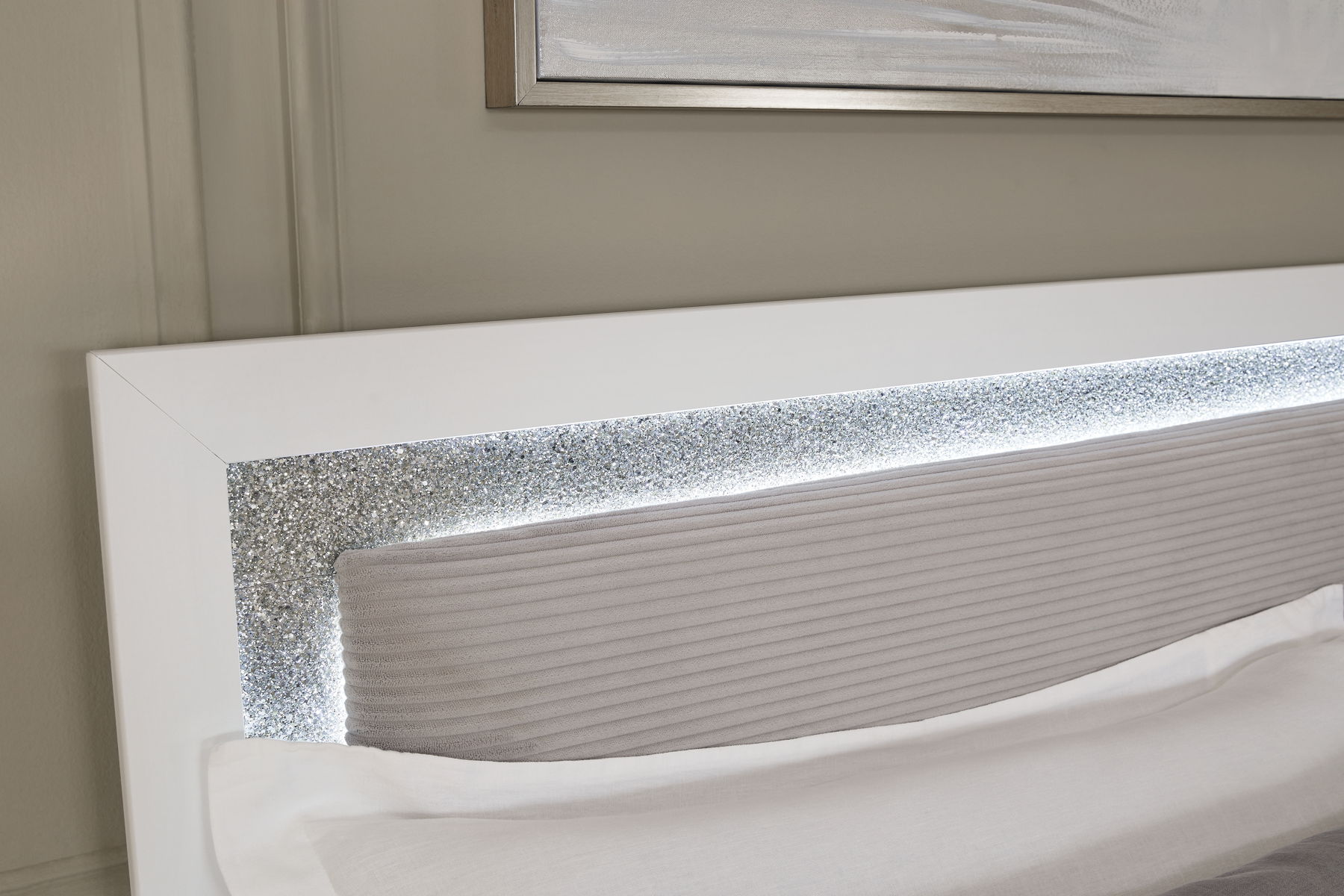 Maeling - Upholstered Panel Bed - Image 3