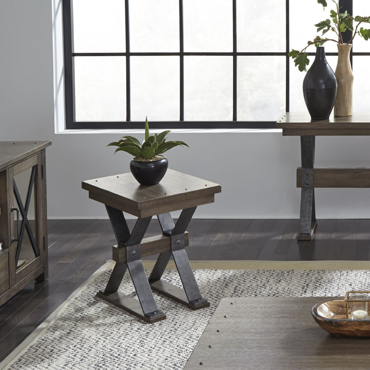 Sonoma Road - Chair Side Table - Weathered Beaten Bark - Image 4