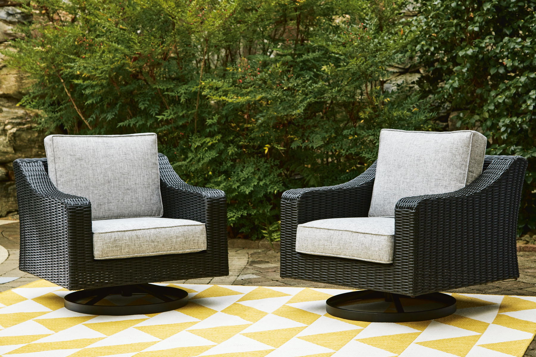 Beachcroft - Swivel Lounge Chair - Black / Light Gray - Image 2
