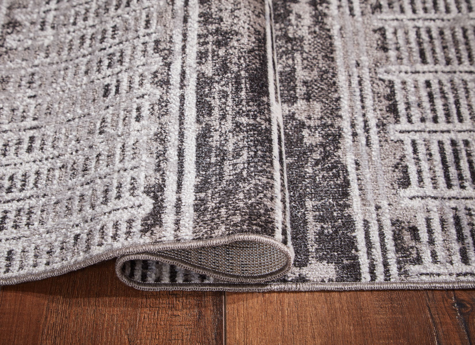 Henchester - 5' x 7' Rug - Multi - Image 4