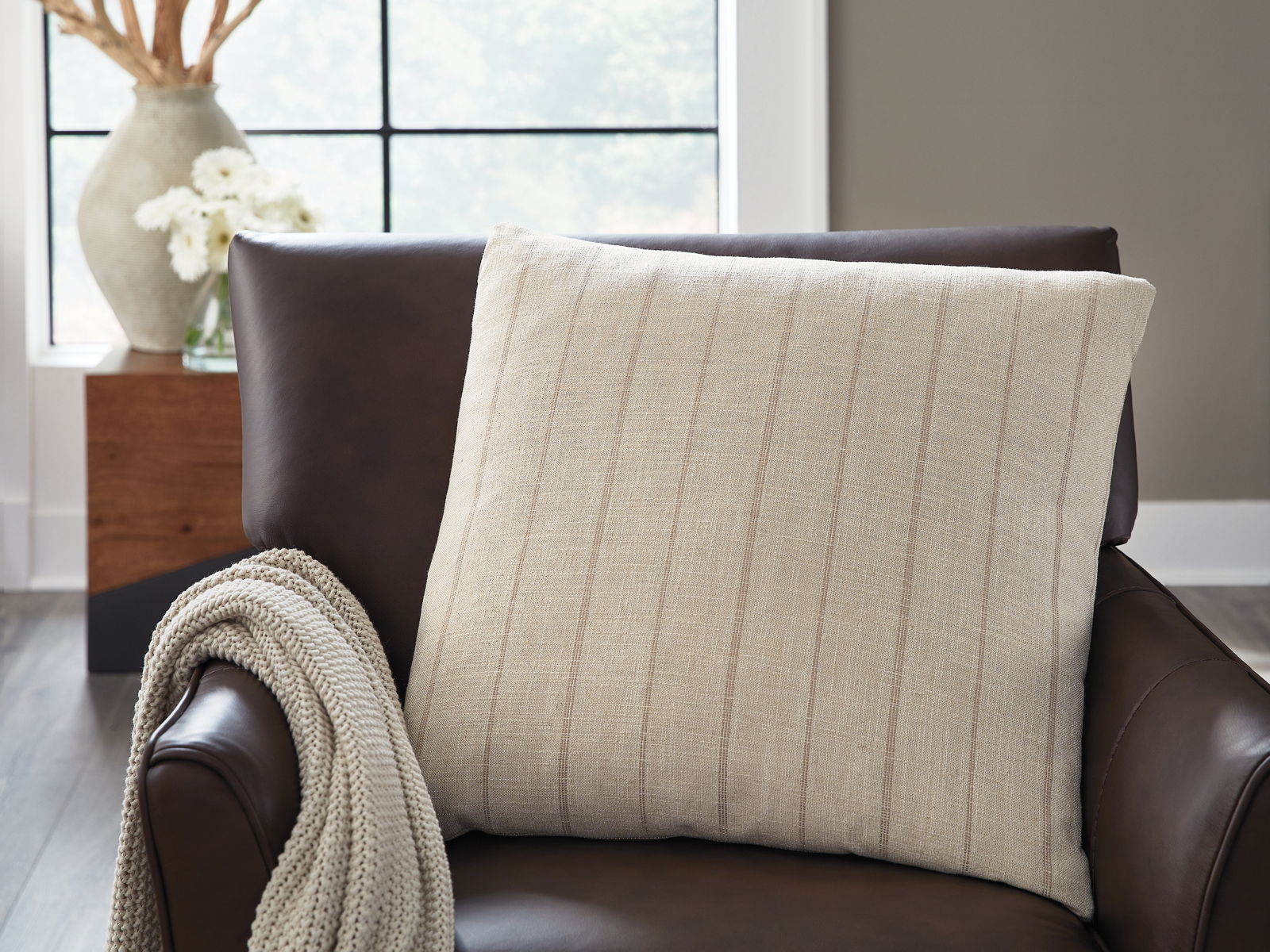 Valwick - Pillow (Set of 4) - Beige / Brown - Image 3