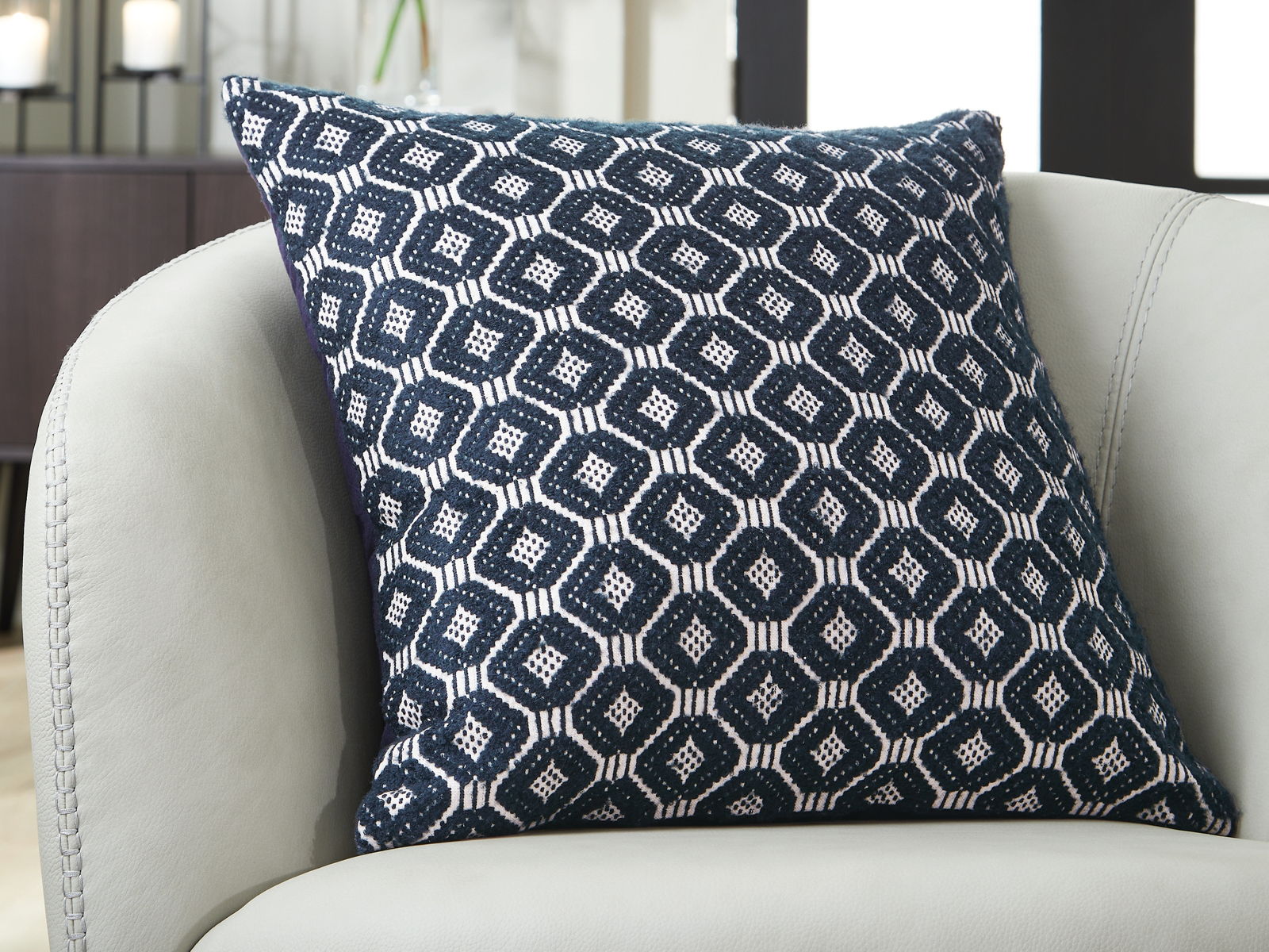 Abra - Pillow (Set of 4) - Black / Ivory - Image 3