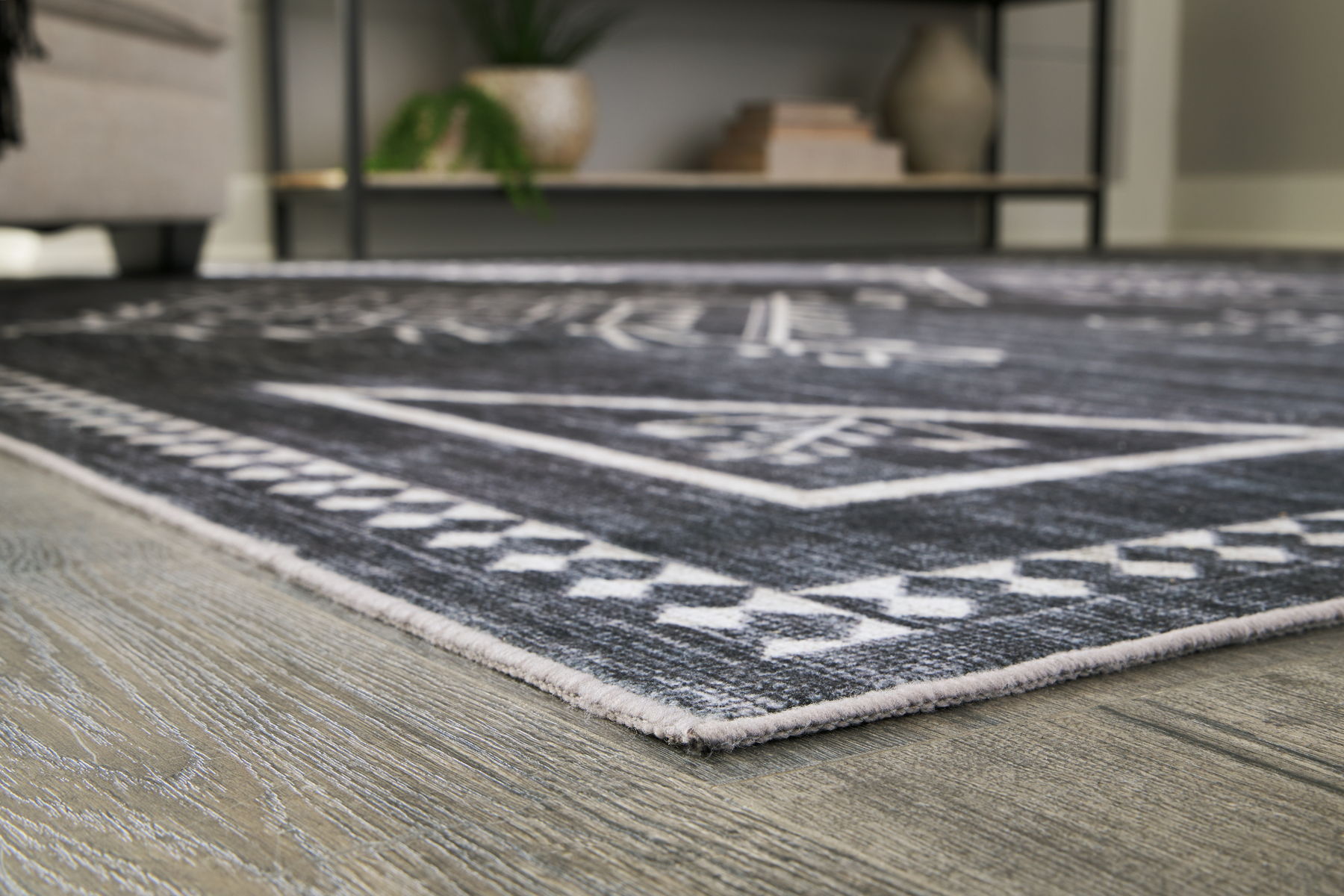 Arloman - 5' x 7' Rug - Black / Cream / Gray - Image 4
