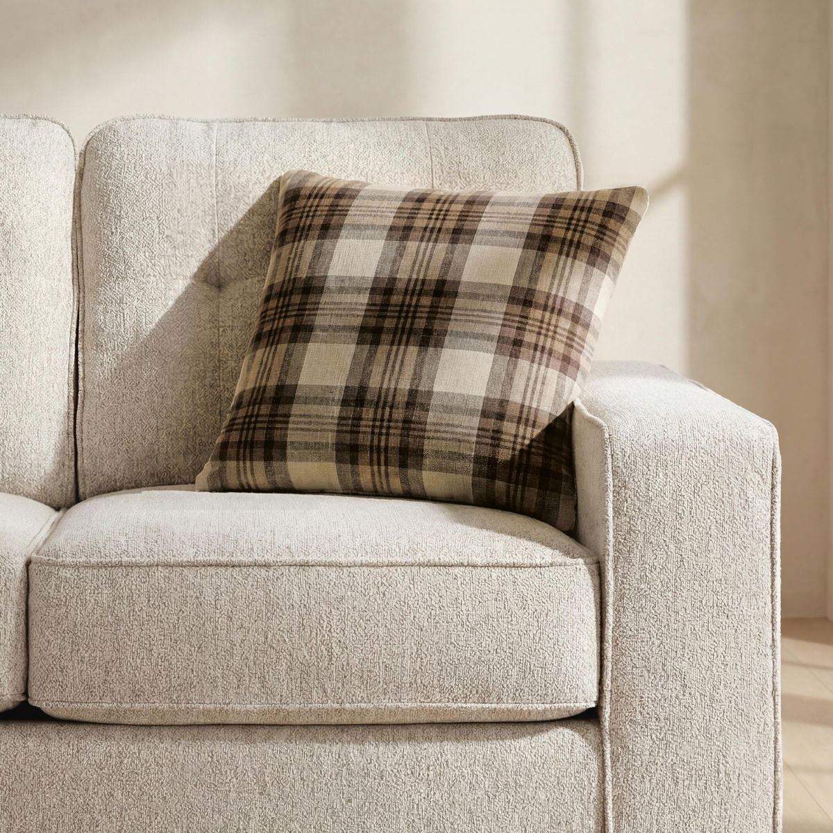 Varnburg - Pillow - Image 4